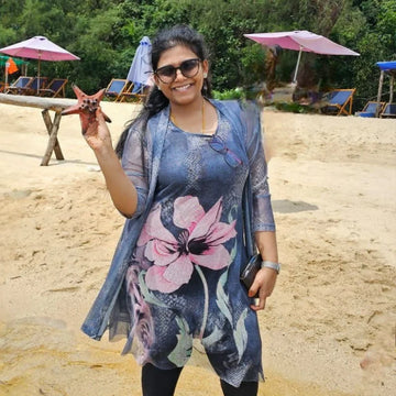 Image of customer testimonial review for leggings.