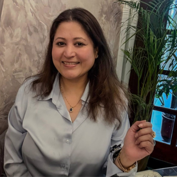 Image of Customer for customer Testimonial Review
