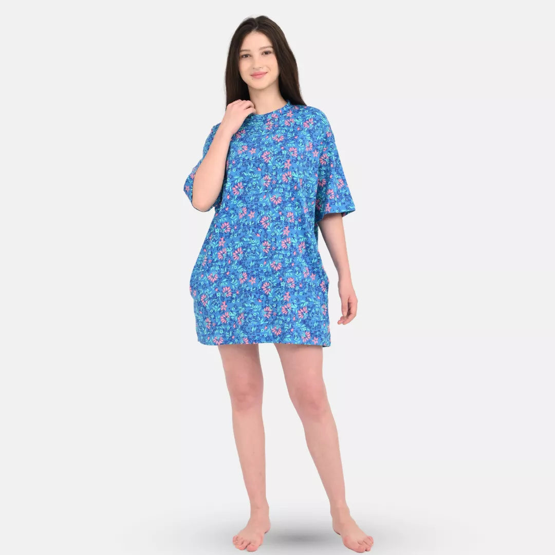 Woman wearing a loose t-shirt blue