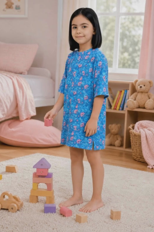 A video reference for girls oversize t-shirt blue color
