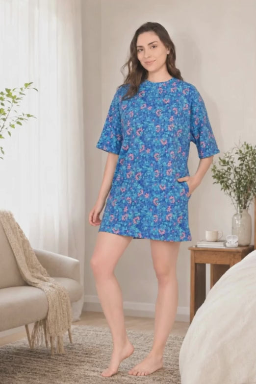 A video reference for over sized t shirt women blue