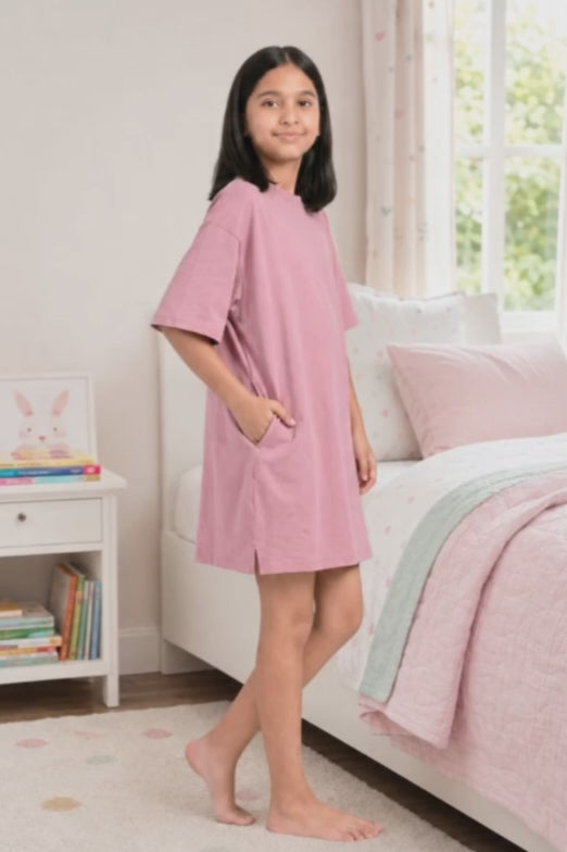 A video reference for teen oversize t-shirt orchid purple